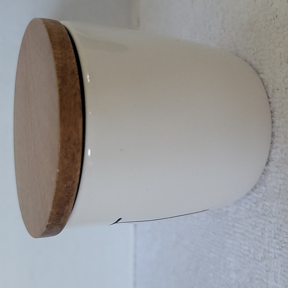 Rae Dunn salt and pepper set - Picture 4 of 15